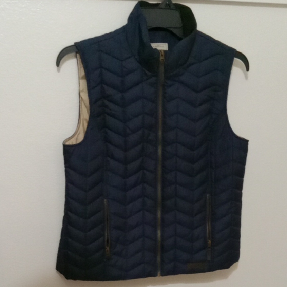G.H. BASS & CO Quilted Vest in Navy Blue